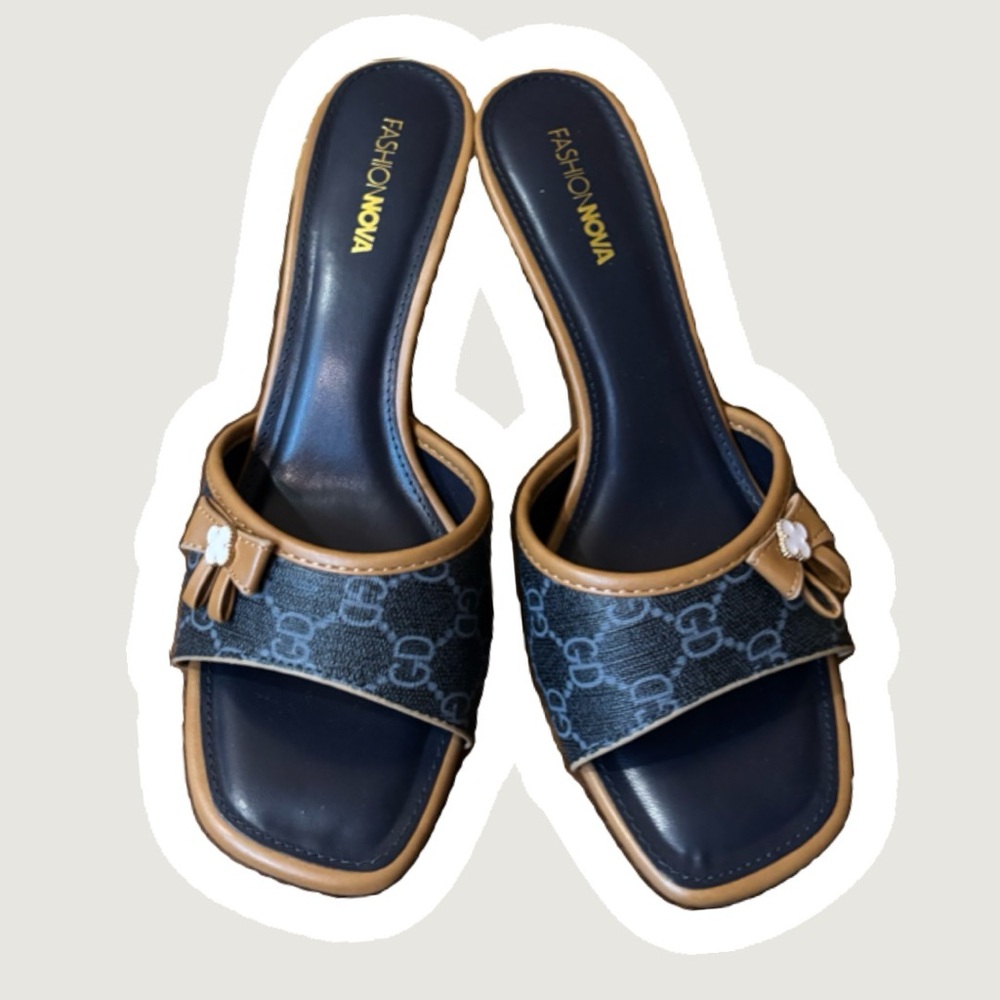 Fashion Nova Navy and Tan Mules